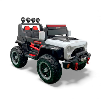 Carro 4x4 X15A Montero Con Llantas en Goma, Luces En Las Ruedas y Control Remoto