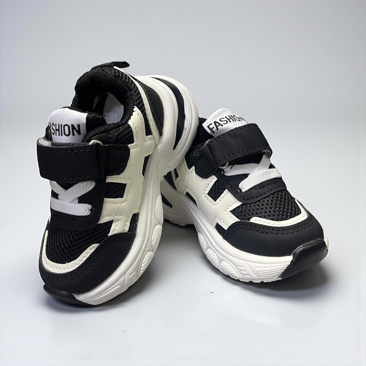 Tenis Casuales Bicolor Con Velcro Para Niño